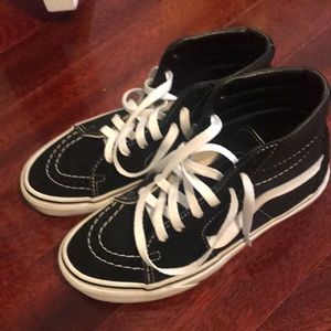 Black Sk8 Hi Vans